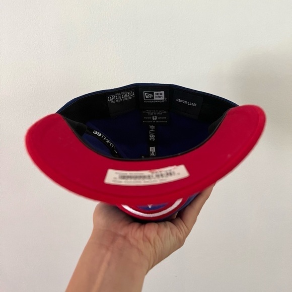 Captain America Red and Blue New Era 39Thirty Fitted Hat - Picture 3 of 3